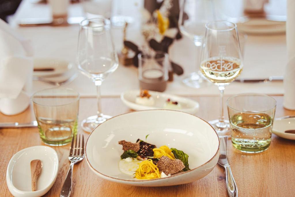 Weinzuhause Hotel-Restaurant-Vinothek Mommenheim Buitenkant foto