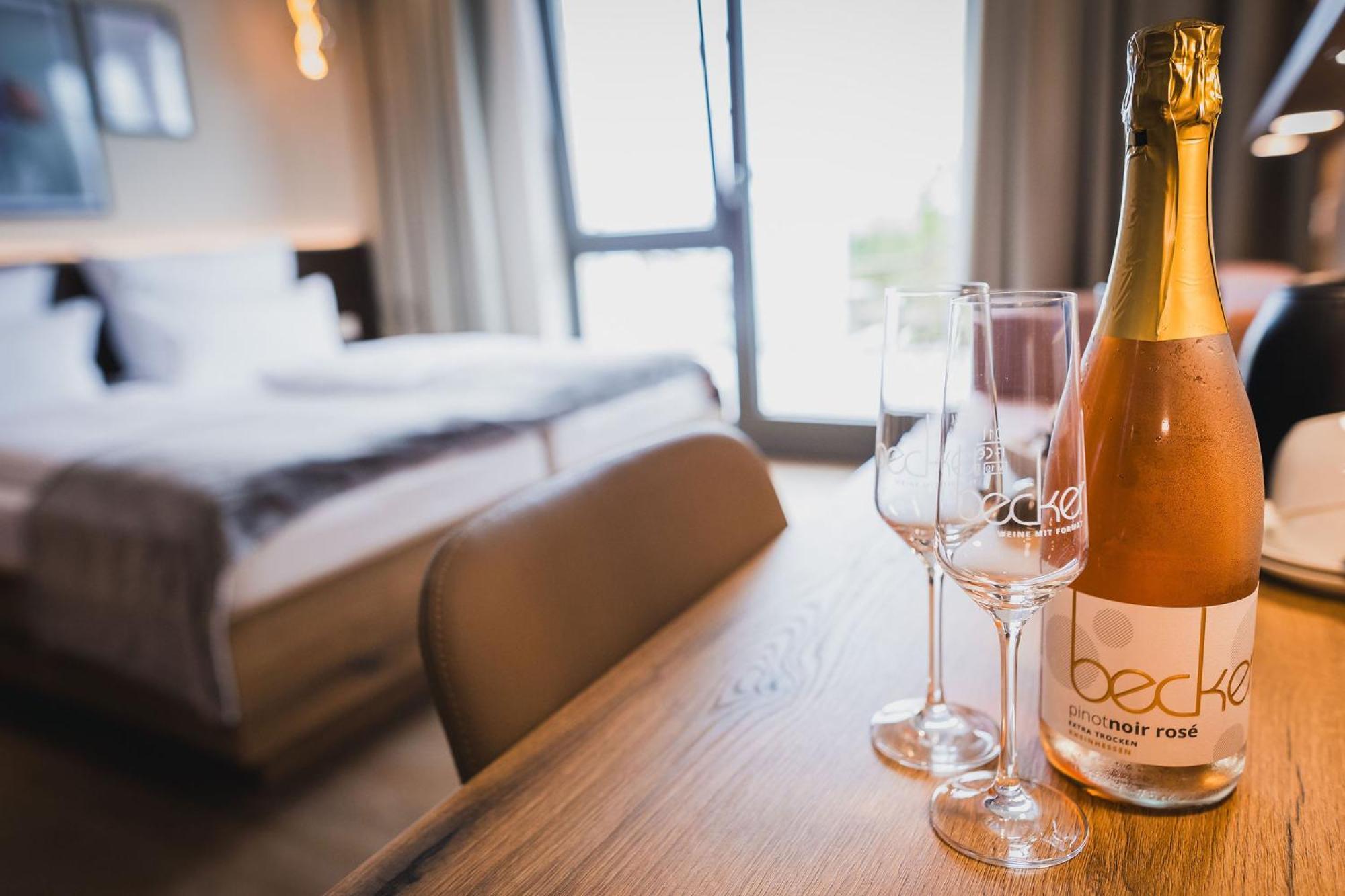 Weinzuhause Hotel-Restaurant-Vinothek Mommenheim Buitenkant foto
